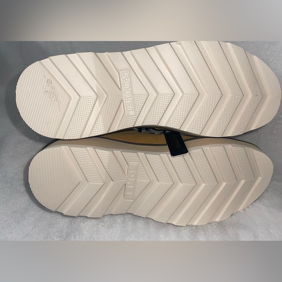 Sorel Hi-Line hiking (women) NWB - Picture 9 of 13